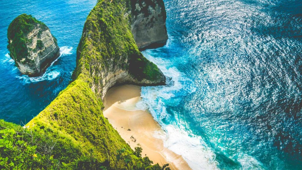 Scenic view of iconic locations and experiences in Bali, including temples, beaches, rice terraces, and waterfalls, perfect for travel inspiration and trip planning.